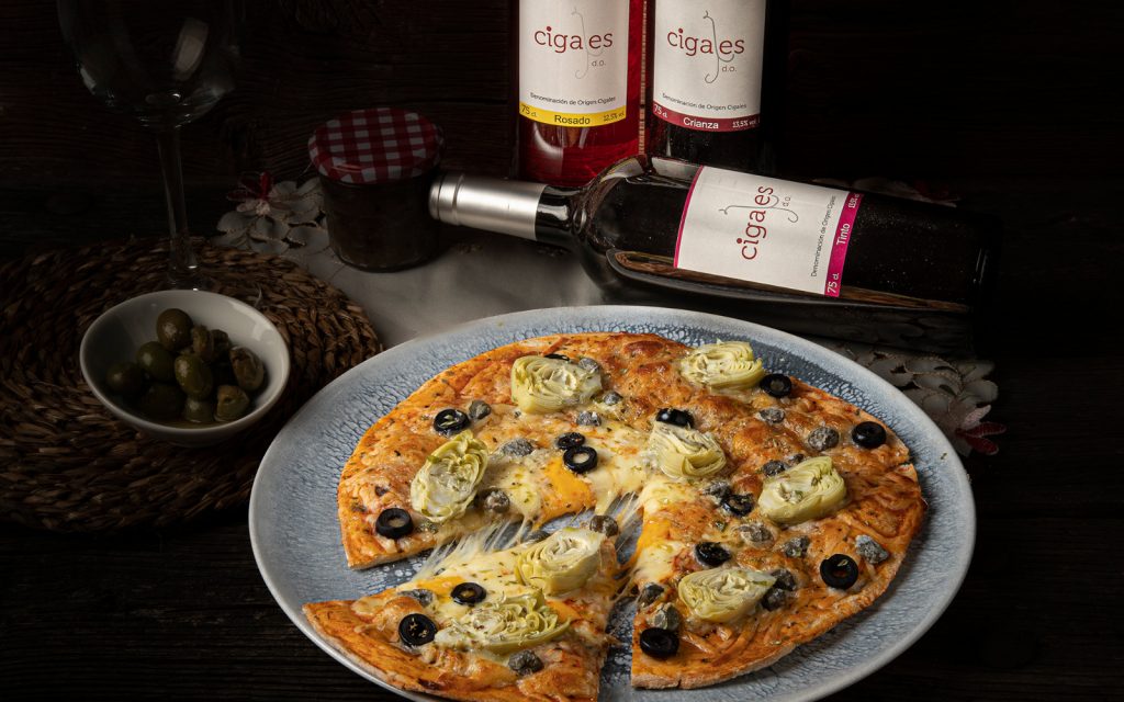 Pizza casera y D.O. Cigales - Fotografía de ©Jorge Garrido